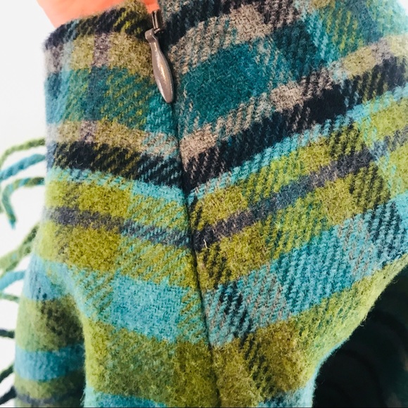 NWT J. Jill Grey Green Teal Navy Plaid Wool Blend  Asymmetric Fringe Blanke… - Picture 8 of 8